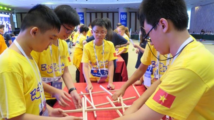 Vietnamese students excel at World Mathematics Olympiad