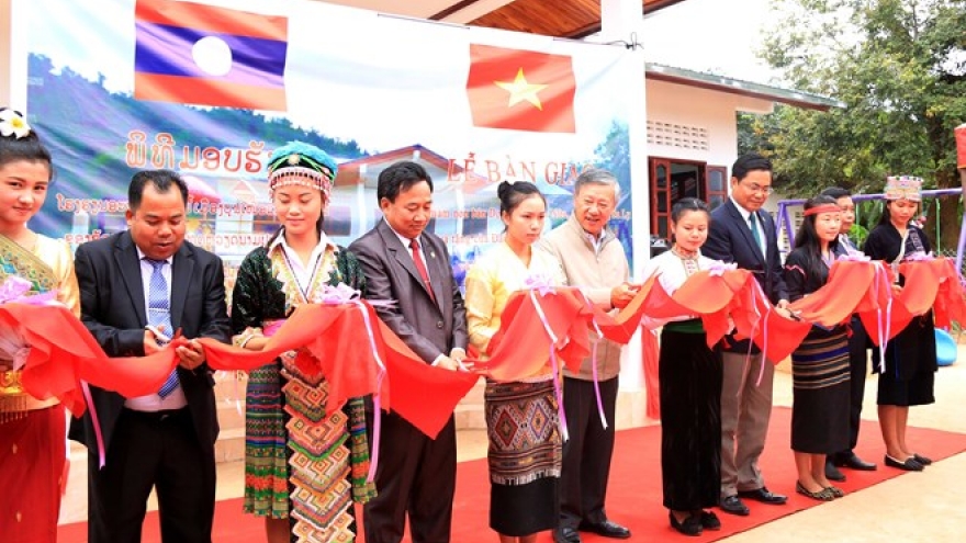 Kindergarten built in Laos as gift of Vietnam’s embassy, company