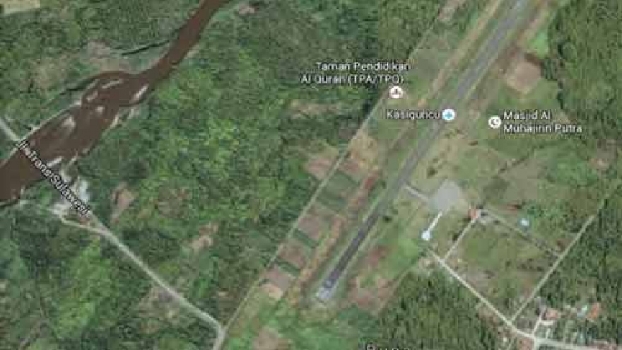 
        Indonesia: At least 10 killed in military helicopter crash
                              