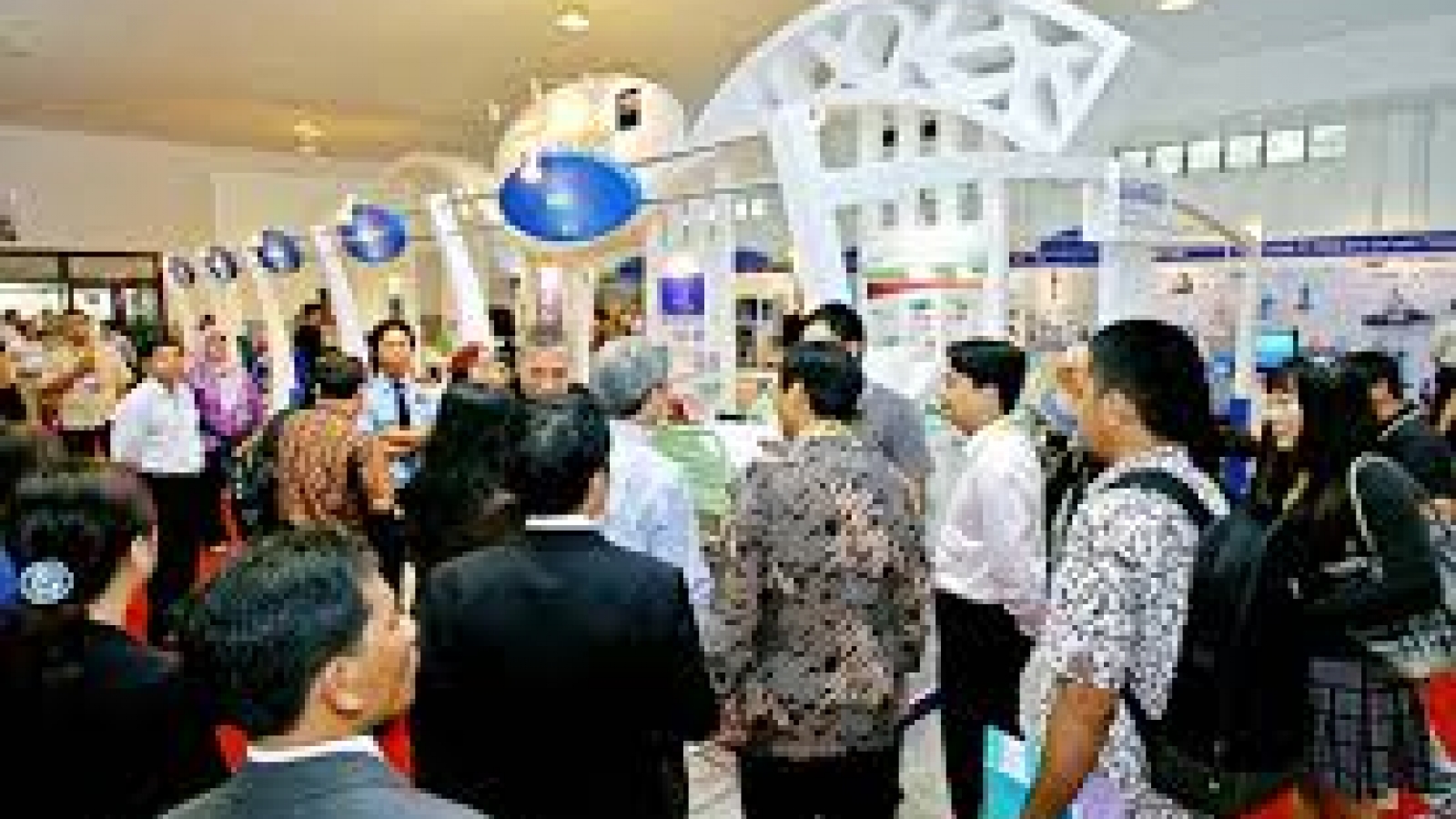 Health industry expo gets underway in Hanoi