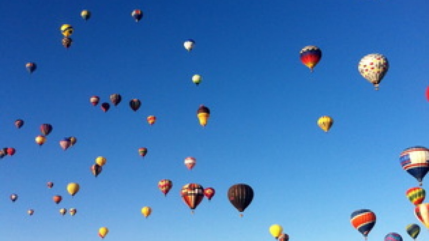 Trial flight anticipating air balloon festival in Thua Thien-Hue 