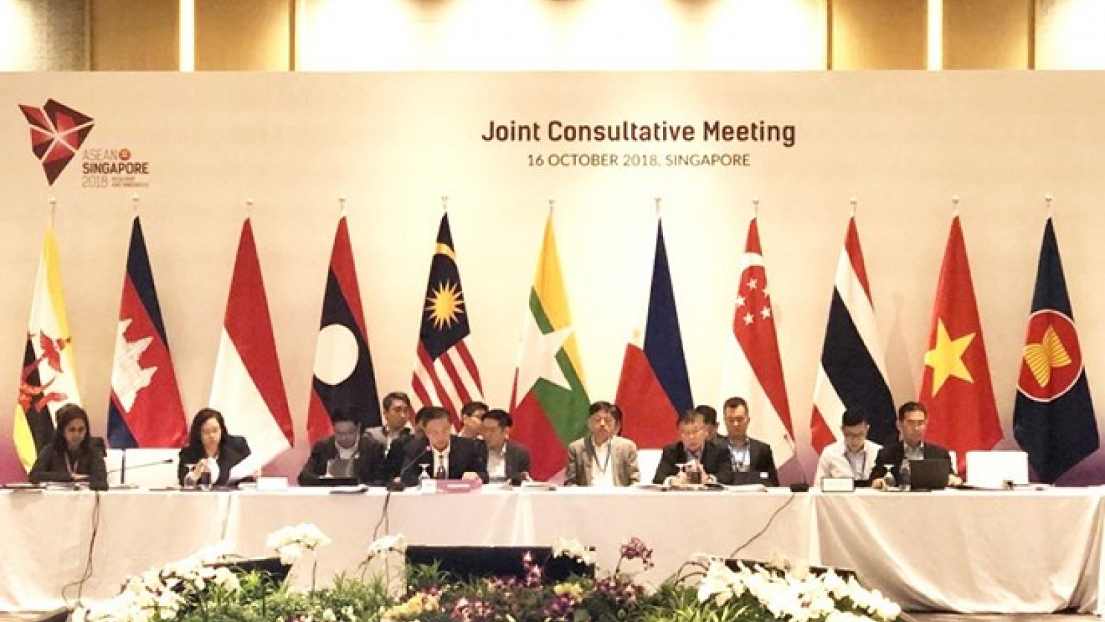 ASEAN holds Joint Consultative Meeting to prepare for 33rd Summit
