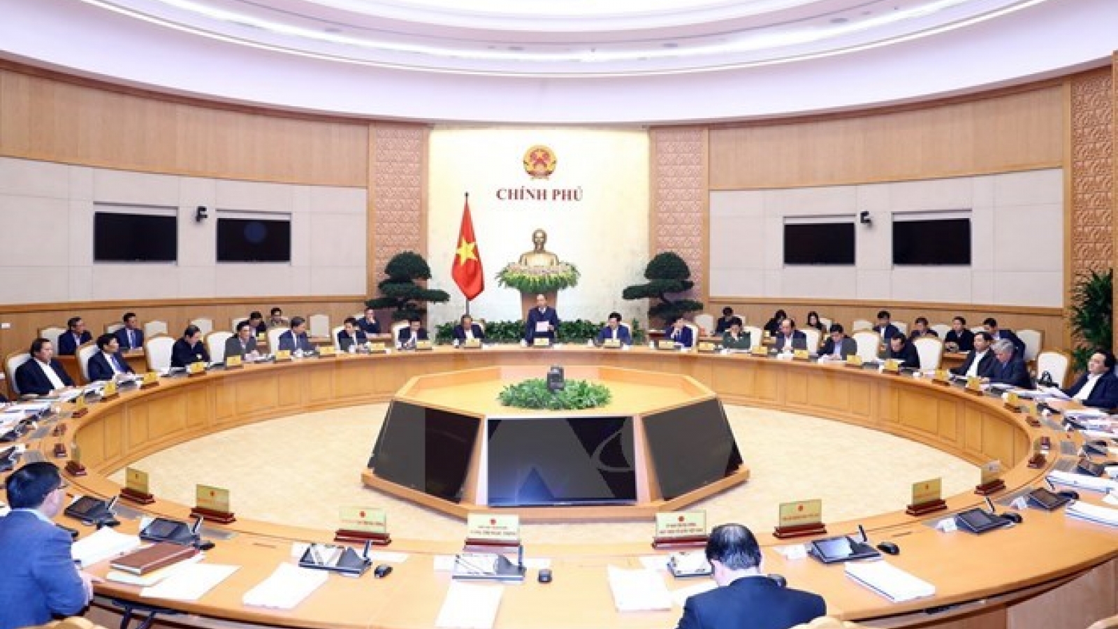Government assigns tasks for ministries, localities