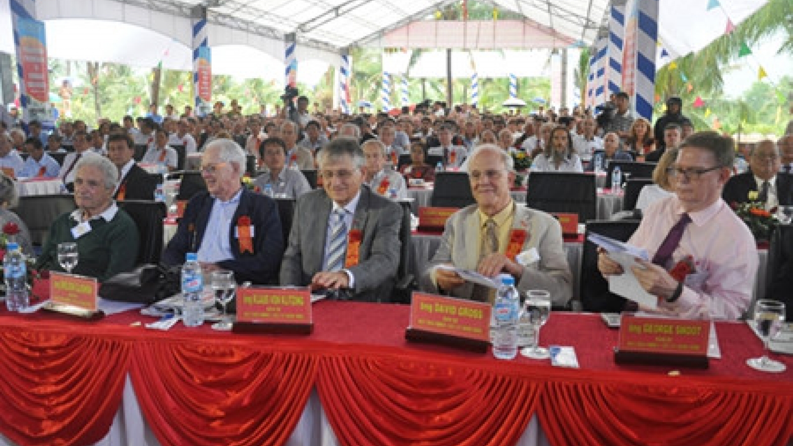 Nobel laureates, scientists gather in Binh Dinh