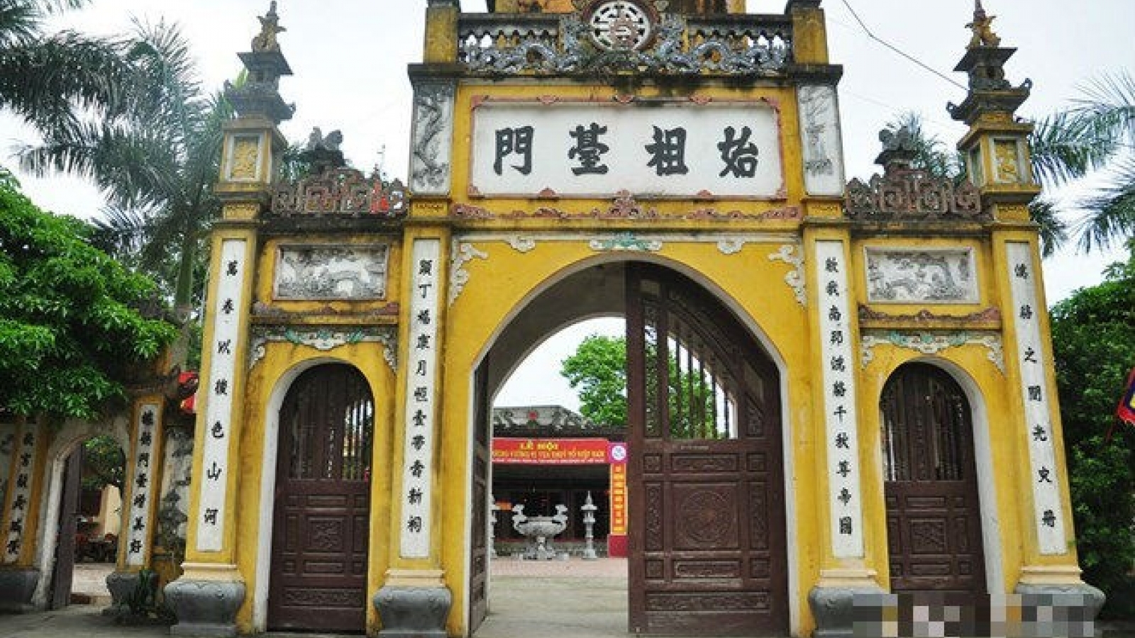 Foreign diplomats join friendship spring tour in Bac Ninh