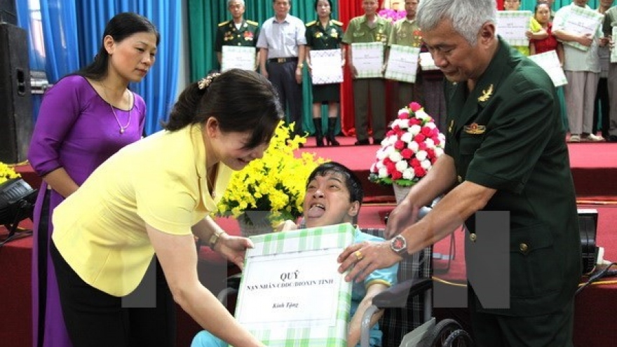 Defence Minister vows joint work with AO victims association