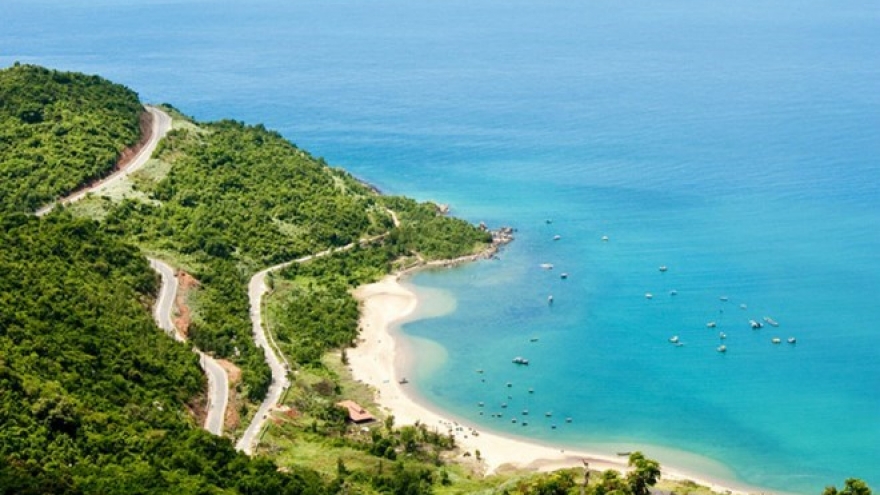 Central localities welcome first foreigners on New Year day