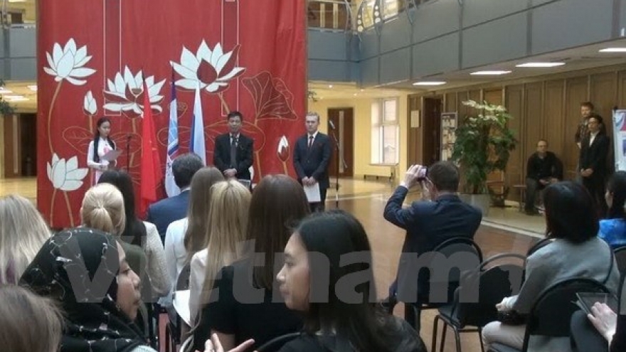 Vietnam Day in Moscow welcomes APEC Year 2017