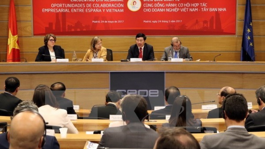 Deputy PM chairs Vietnam-Spain business forum
