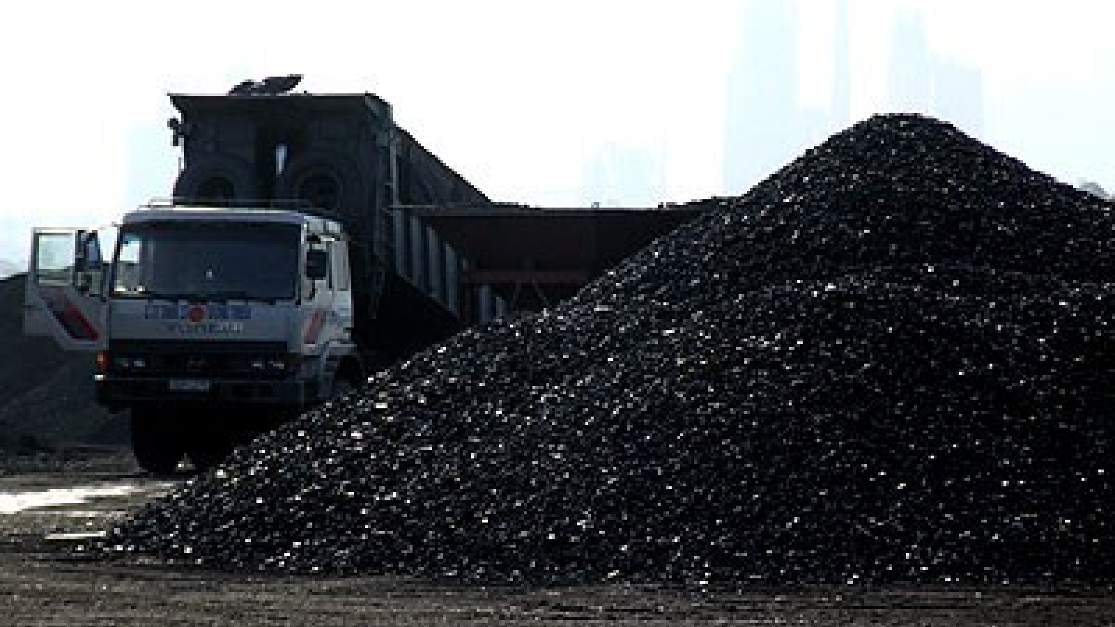 Vietnam, Laos sign coal exploitation contract