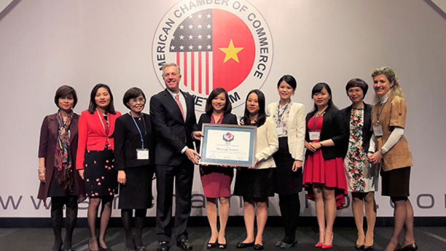 Microsoft Vietnam honoured for community dedication by AmCham