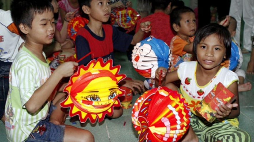 Fund helps bring joyful Mid-Autumn Festival to disadvantaged children