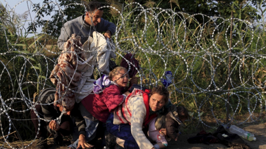 
        Seeking solutions to the migrant crisis
                              