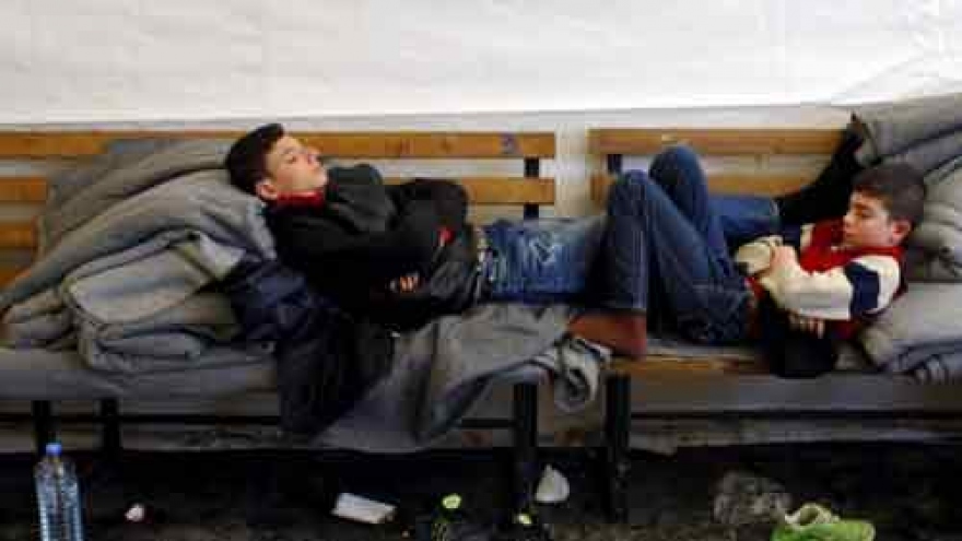 
        Greece says EU-Turkey deal to stem migrant flow largely holding
                              