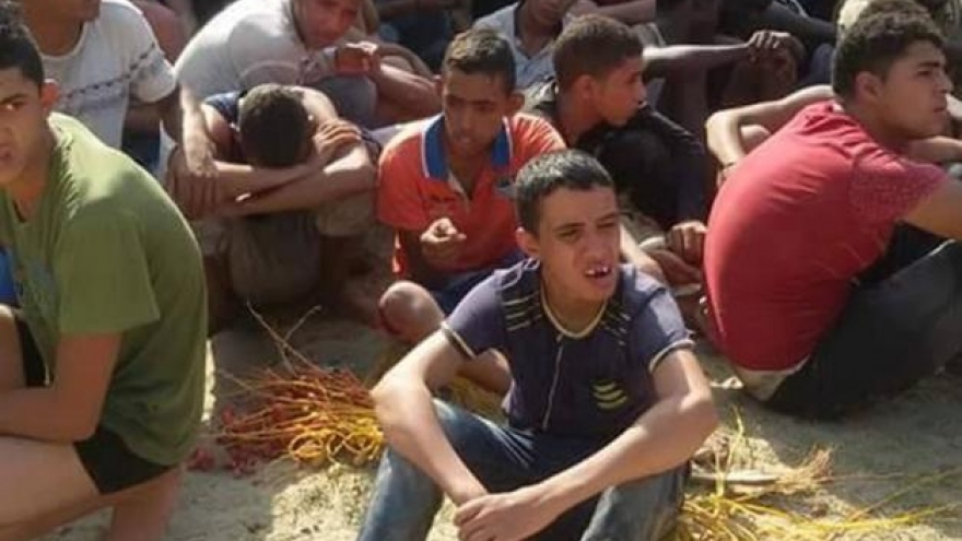 Boat carrying 600 migrants sinks off Egypt, killing at least 43