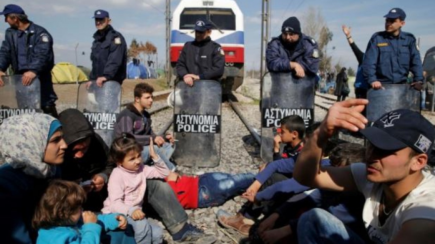 EU's Tusk urges migrants to stop coming to Europe