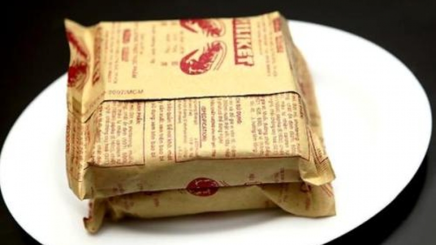 The original instant noodle firm has stuck to its roots... and its paper packaging.