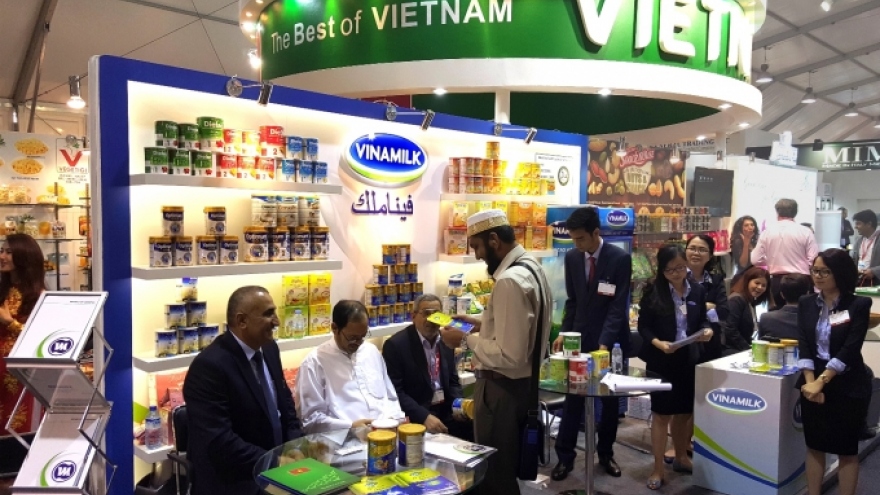 
        Vinamilk acquires remaining 30% stake of US Driftwood Dairy 
                              