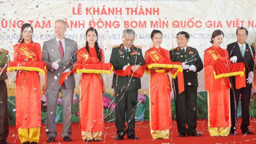 Headquarters of national mine action centre unveiled in Hanoi