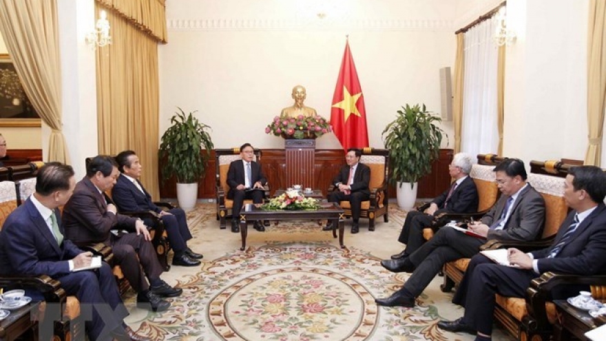 Deputy PM receives VN’s Honorary Consul General in RoK