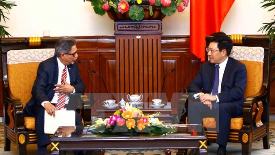 Vietnam, El Salvador hold first political consultation