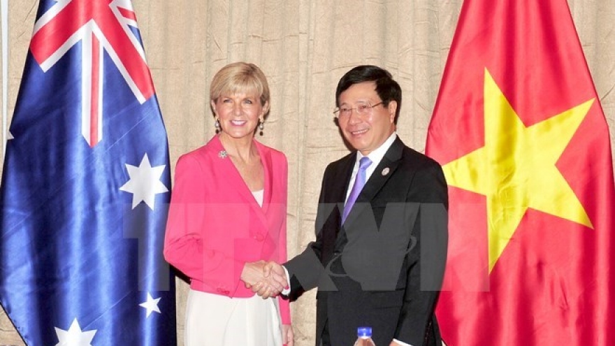 Deputy PM Minh receives Australian FM