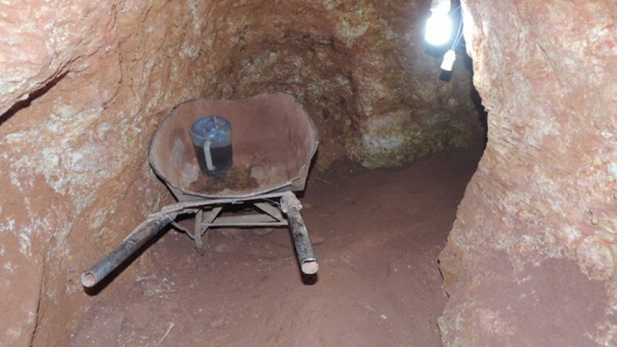 Fines of US$22,400 for illegal mining