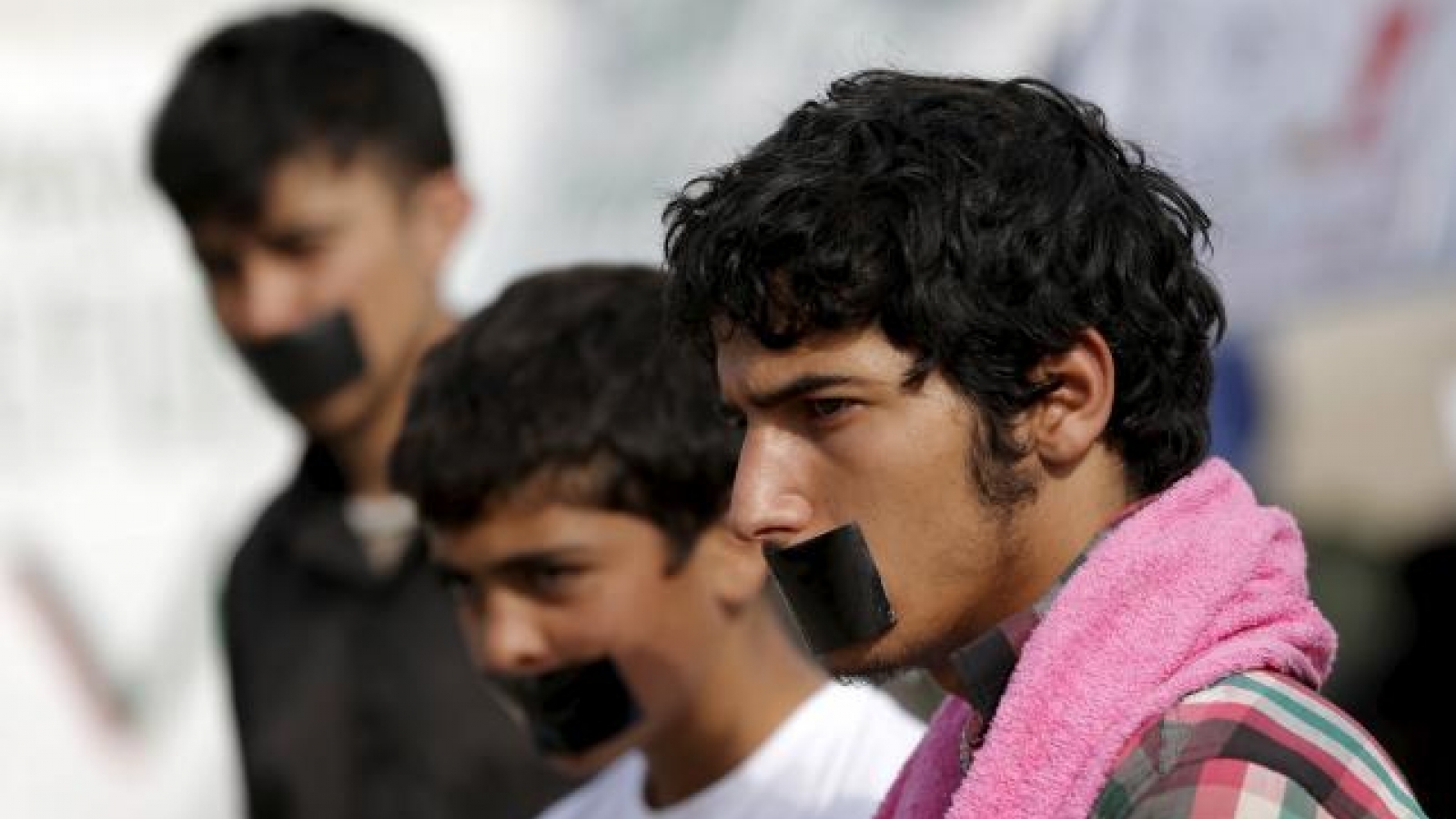 Protests mount before EU-Turkey migrant deal takes effect