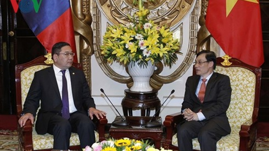 Vietnam, Mongolia desire to further broaden ties