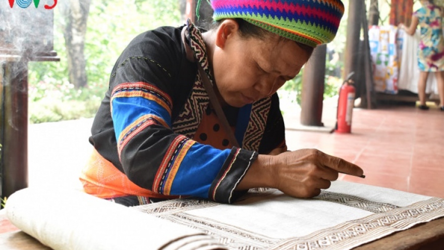 Mong textile patterns recognized as intangible cultural heritage