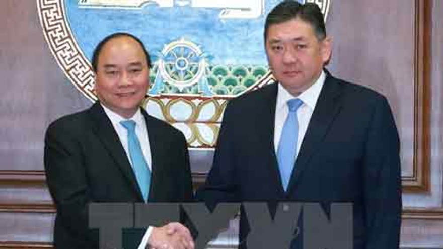 PM meets Mongolian parliament speaker