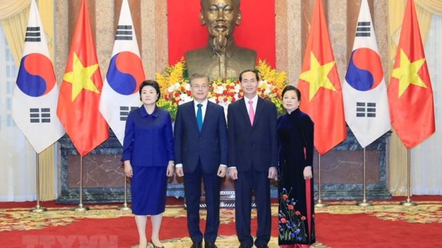 RoK President Moon Jae-in wraps up State visit to Vietnam