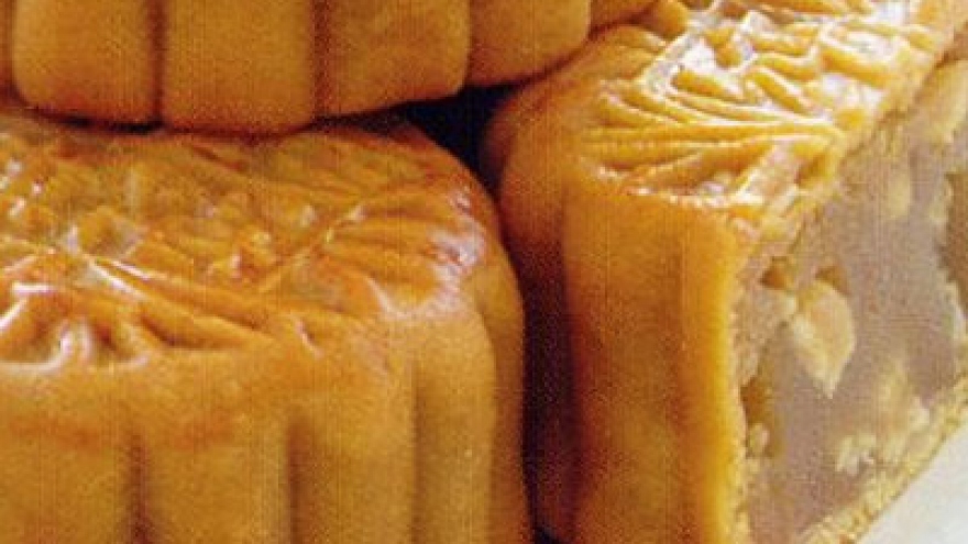 
        Mooncakes now and then
                              