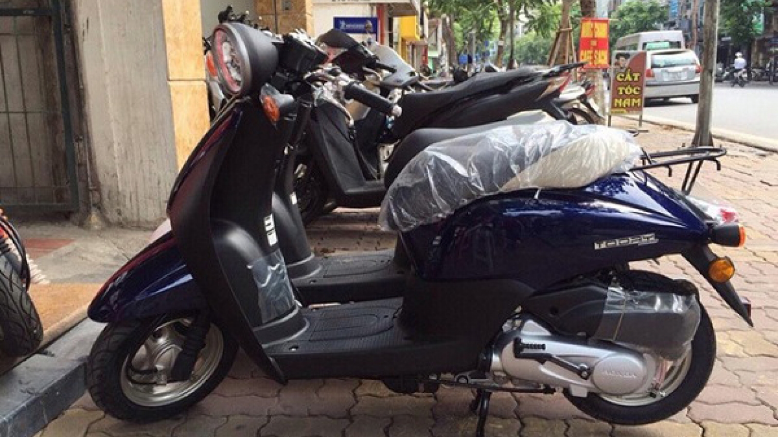 Mopeds heat up Vietnamese motorbike market