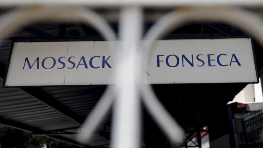 Panama raids Mossack Fonseca property, seizes shredded papers