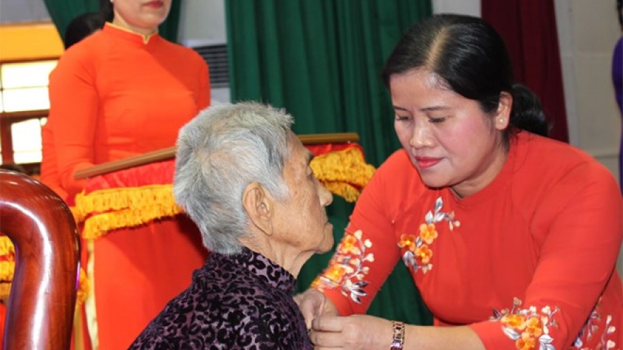 Binh Phuoc: 18 women awarded “Heroic Vietnamese Mother” title