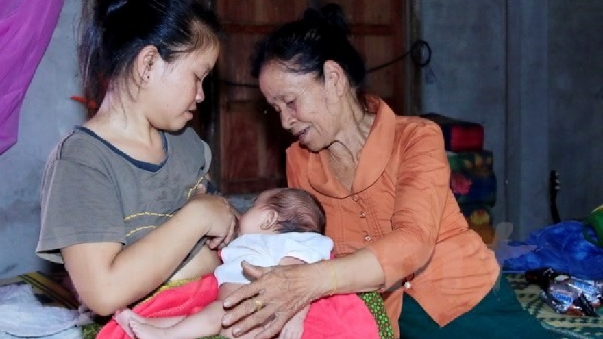 Lao mother saves life of Vietnamese soldier