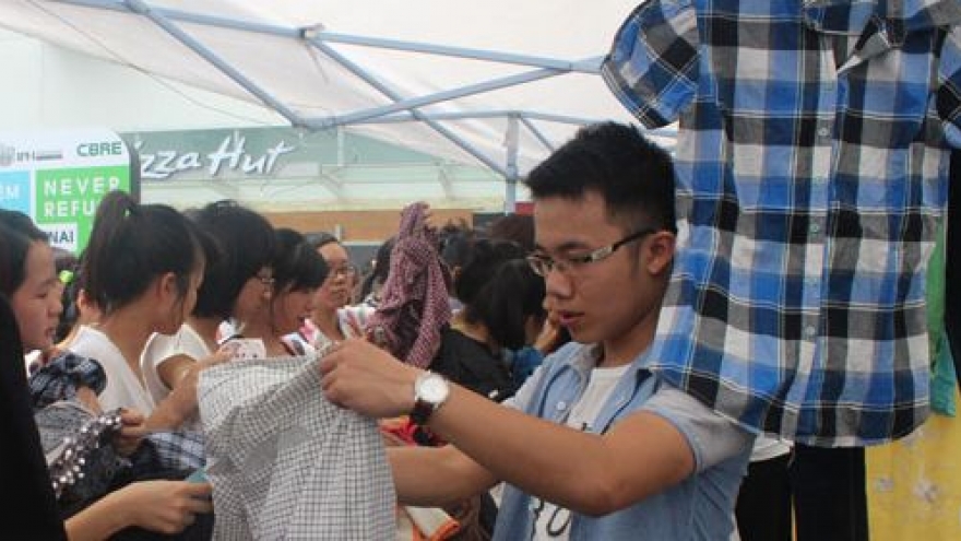 Hanoians enthusiastic about Mottainai swap