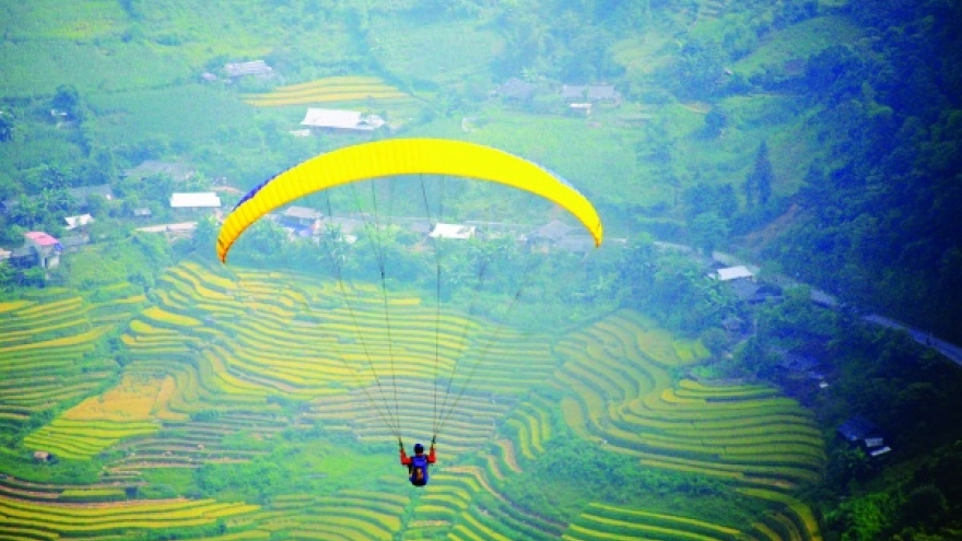 Paragliding festival starts Sept. 22 in Yen Bai Province 