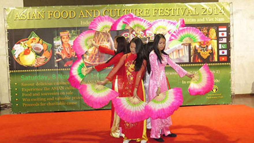 Asian Food and Culture Festival 2014 in Ukraine