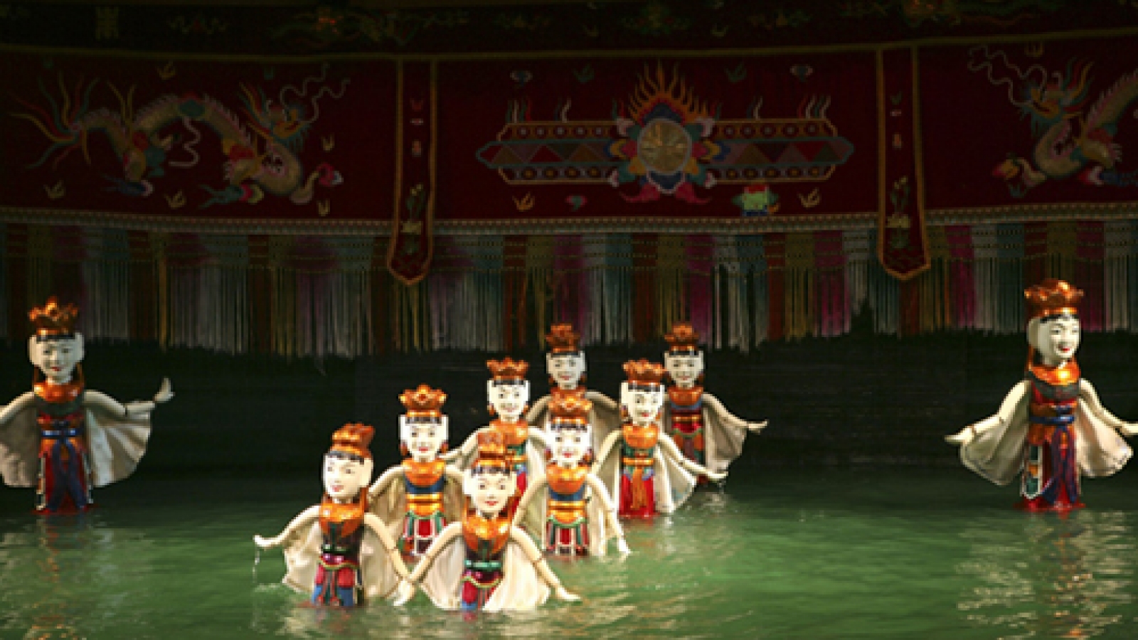 Thang Long Water Puppet Theatre debuts in Poland