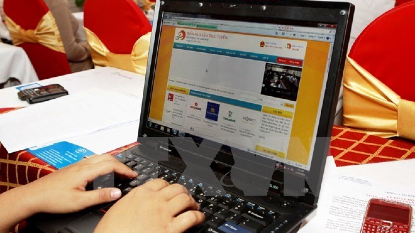 E-commerce sales surge 37% to US$4 billion in 2015