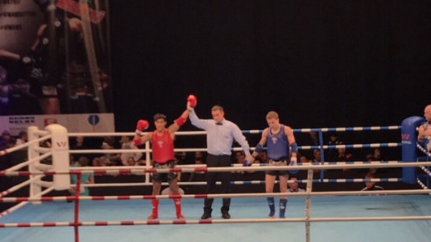 Vietnamese amateur Thai boxing fighters win gold