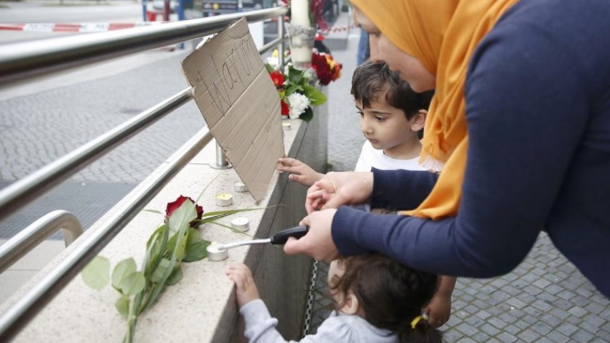 Munich gunman fixated on mass killing, had no Islamist ties