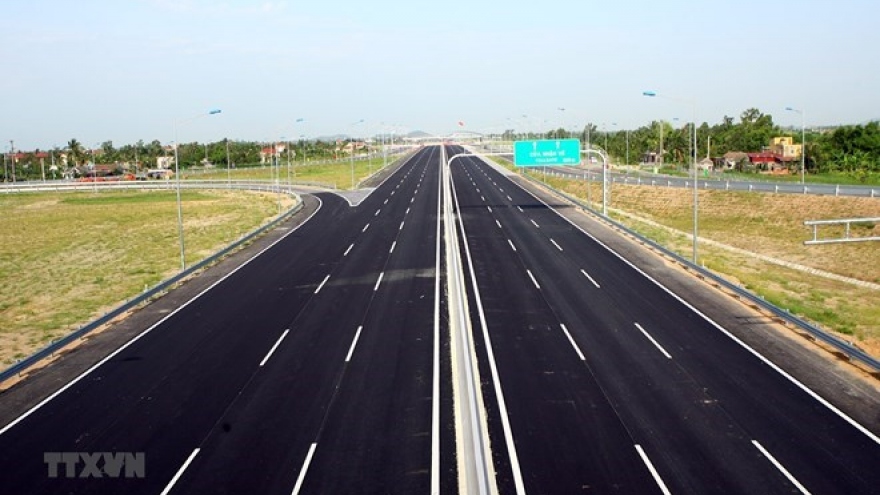 Eleven investors interested in My Thuan-Can Tho expressway project