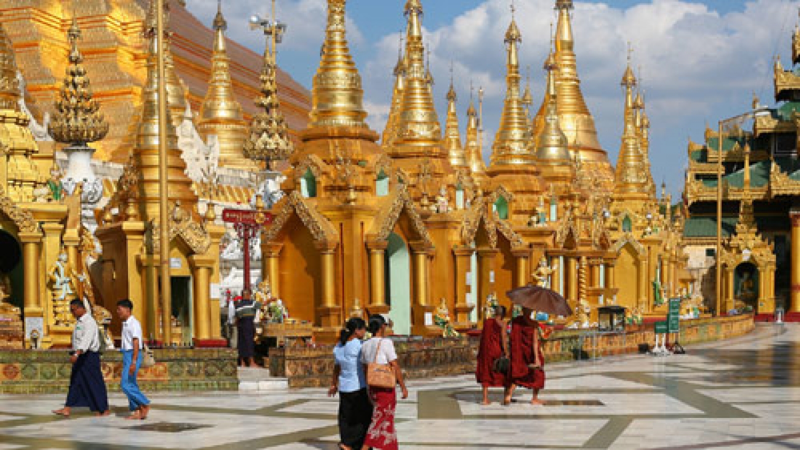 Myanmar President pledges to maintain peace process with armed groups