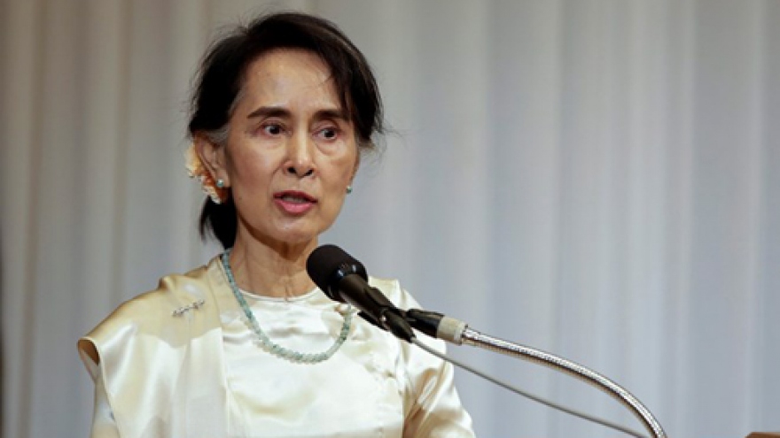 Myanmar: Aung San Suu Kyi urges armed groups to sign ceasefire deal