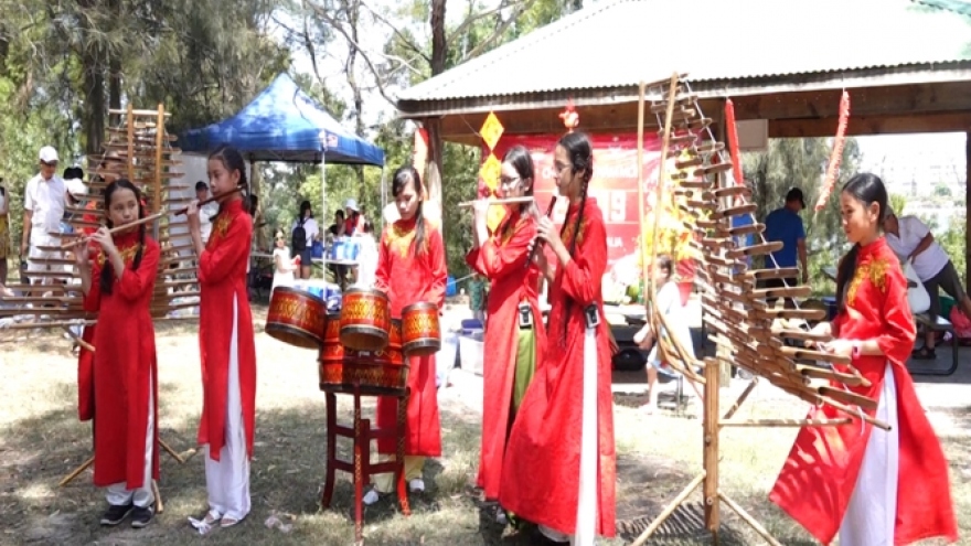 Overseas Vietnamese in Australia busy ahead of Tet