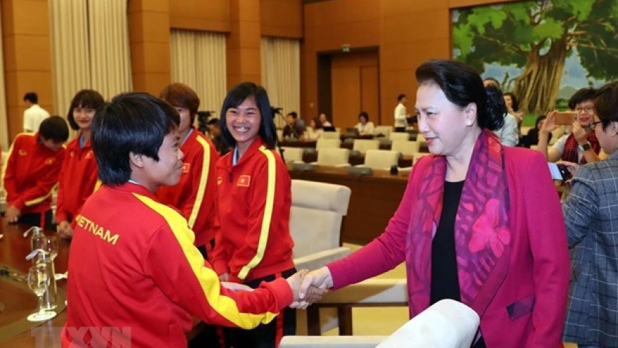 NA Chairwoman meets with national female footballers