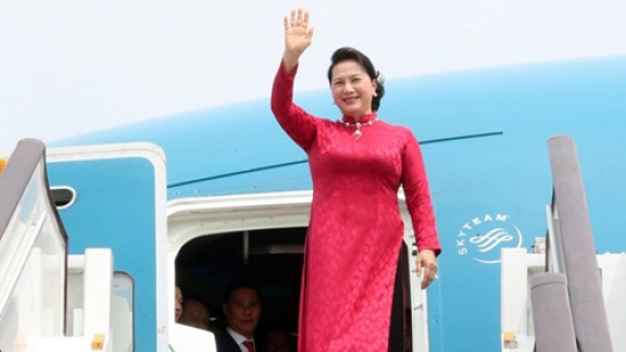 Top legislator arrives in Beijing, continuing official visit to China